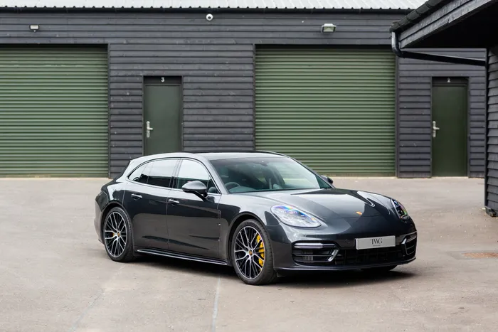 2022 Porsche Panemera GTS Sport Turismo